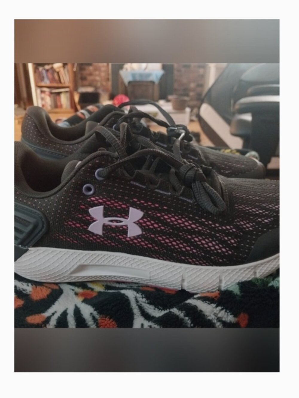 Underarmour Charged Rogue Sneakers Woman's size 6.5